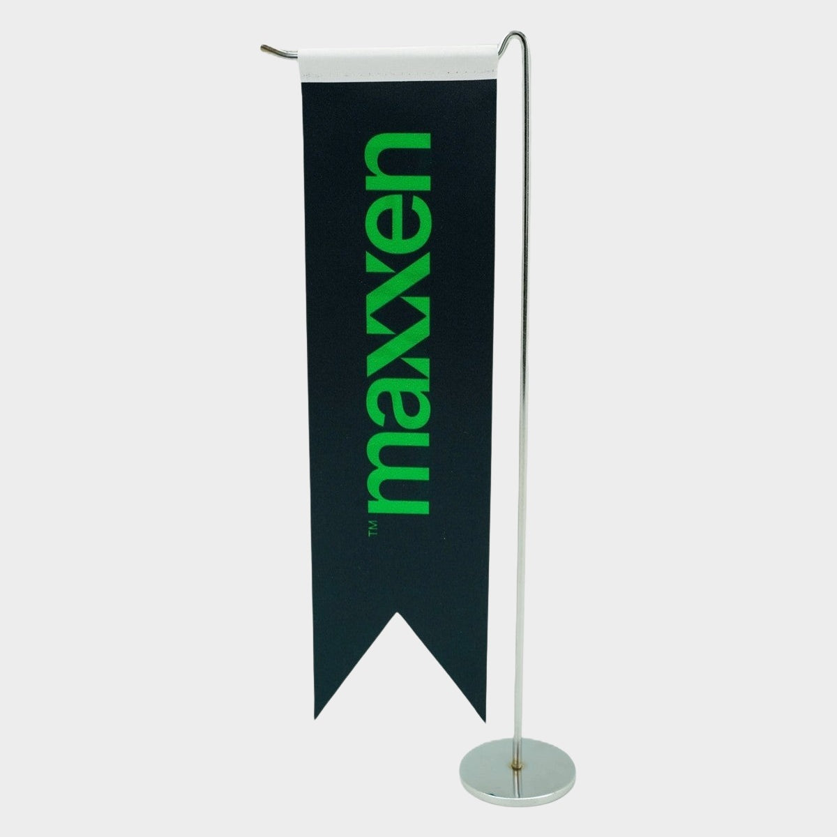 Logo Printed Swallowtail L-Shaped Desk Flag with gold pole, 8 × 32 cm flag on a weighted base (1)