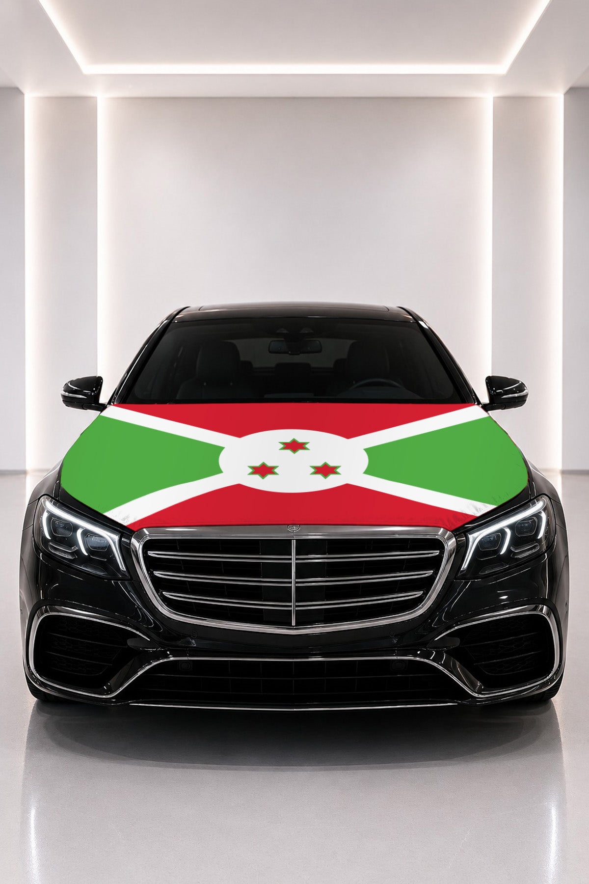 Couvre-capot drapeau du Burundi posé sur le capot d’une voiture noire