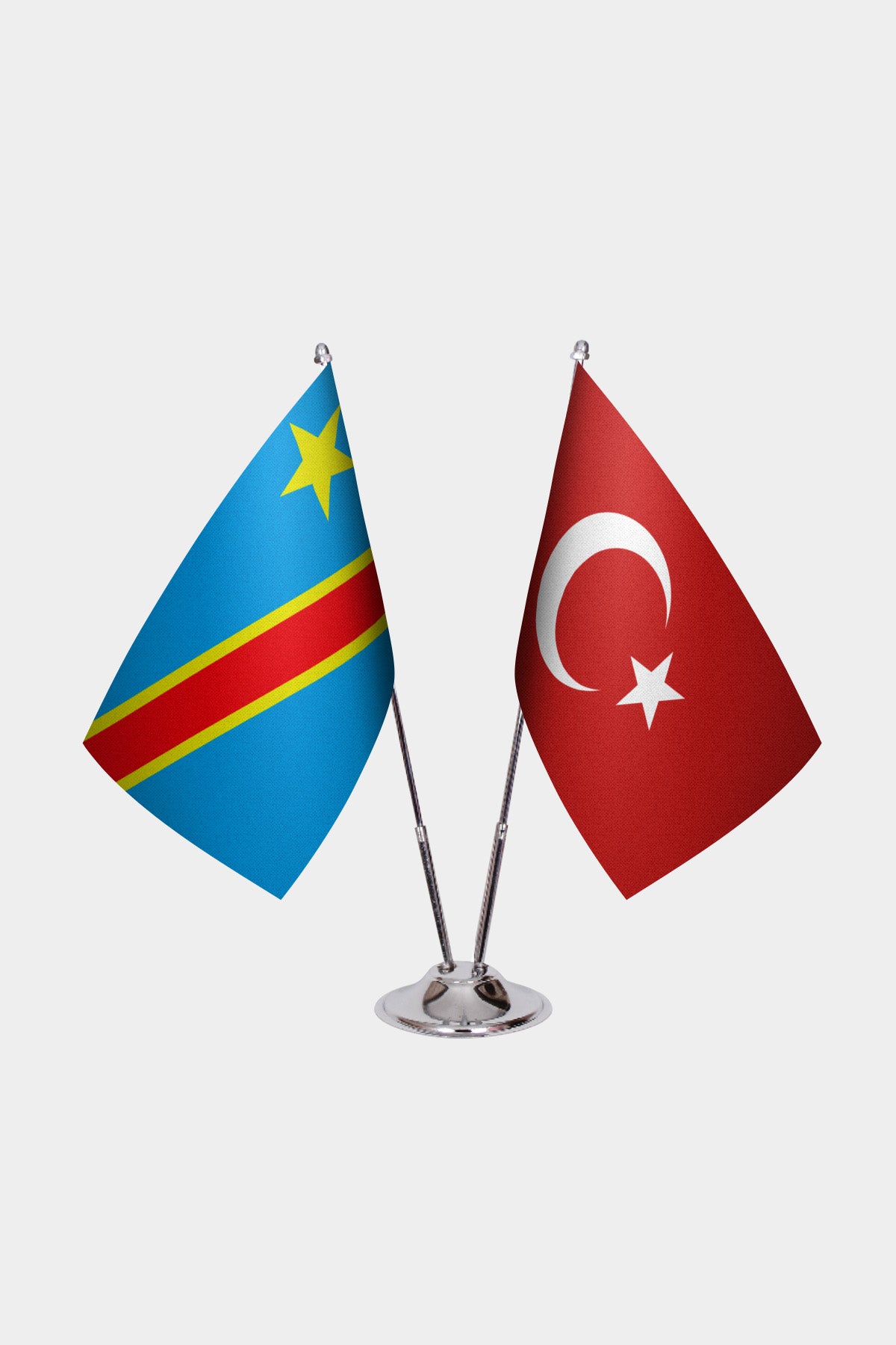 Couvre-capot drapeau de la République démocratique du Congo posé sur le capot d’une voiture noire