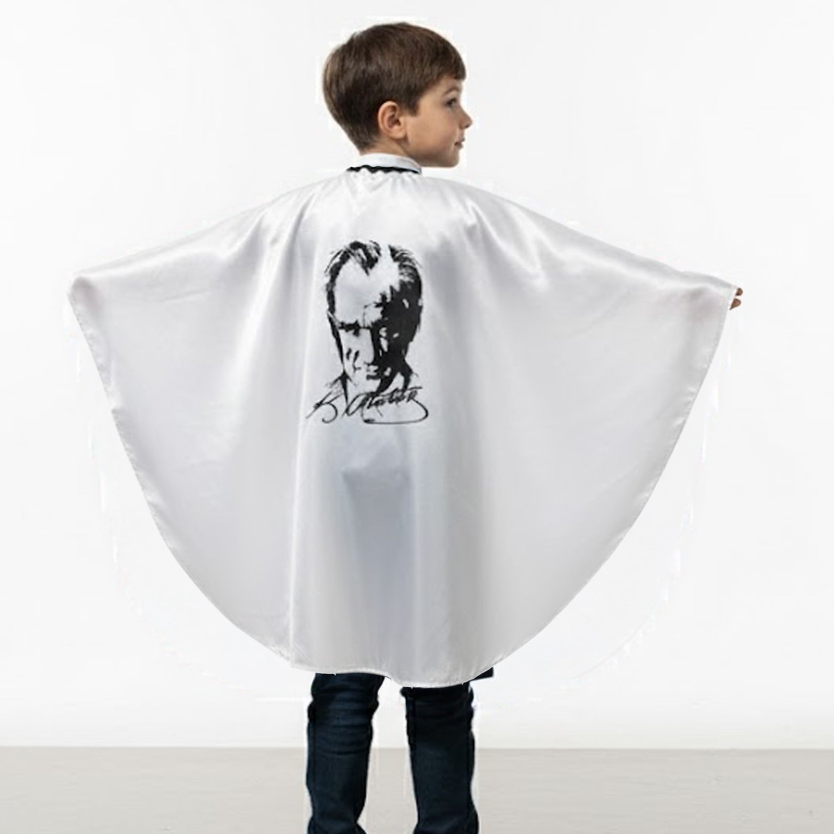 Cape with Atatürk print