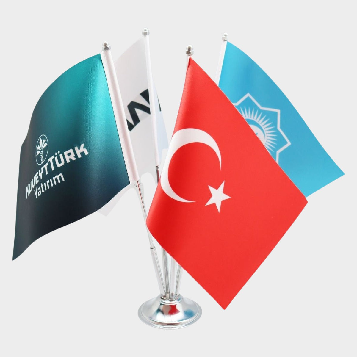 Drapeau de Table Personnalisé Quadruple, mâts chromés, drapeaux 15 × 22,5 cm sur socle lesté (1)