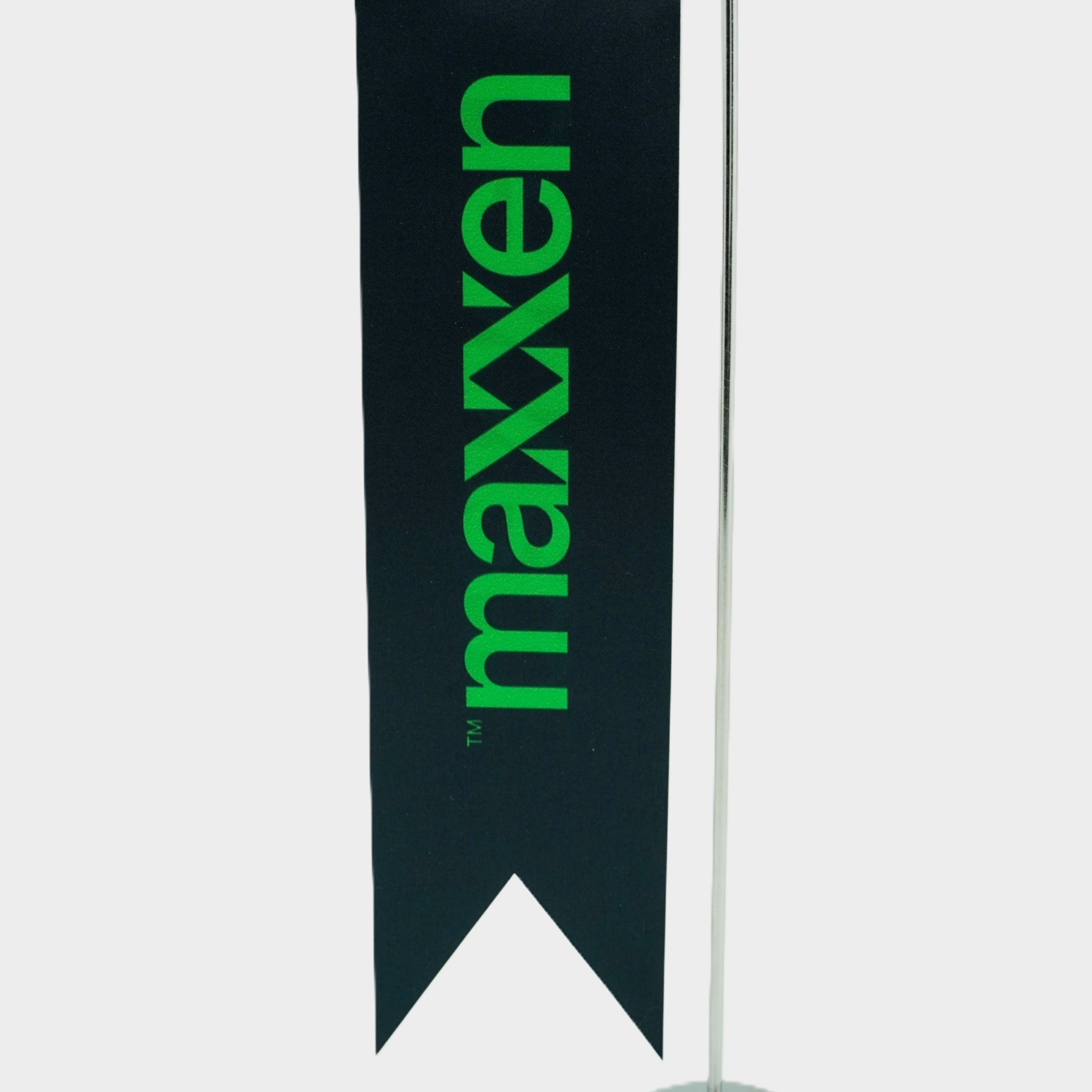 Swallowtail L-Shaped Desk Flag
