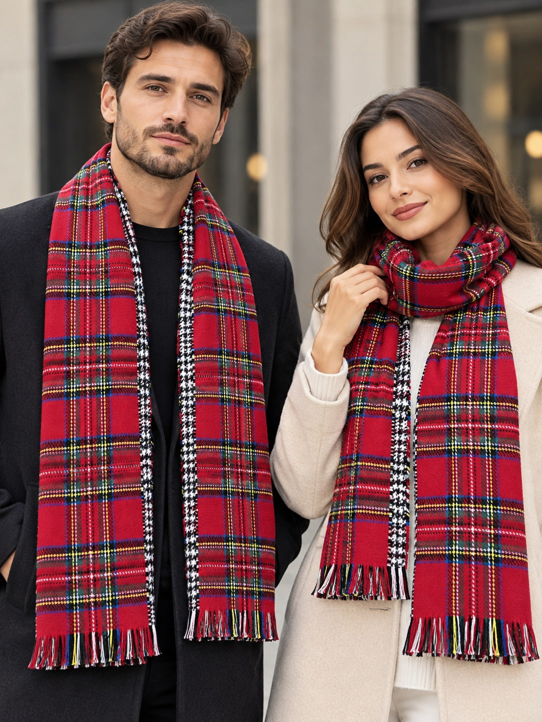 Écharpe tartan rouge de Noël portée longue et nouée, lot de 2 pour elle et lui