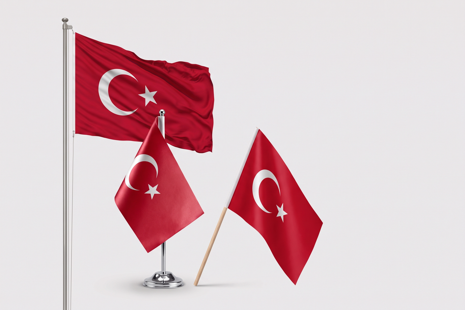 Turkish flag collection by Asya Bayrak: outdoor pole flag, satin desk flag and handheld flag — Türk bayrağı çeşitleri: gönder bayrağı, masa bayrağı ve el bayrağı