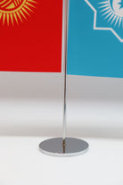 Logo Printed T-Shaped Desk Flag with chrome poles, 15 × 22.5 cm flags on a weighted base (4)