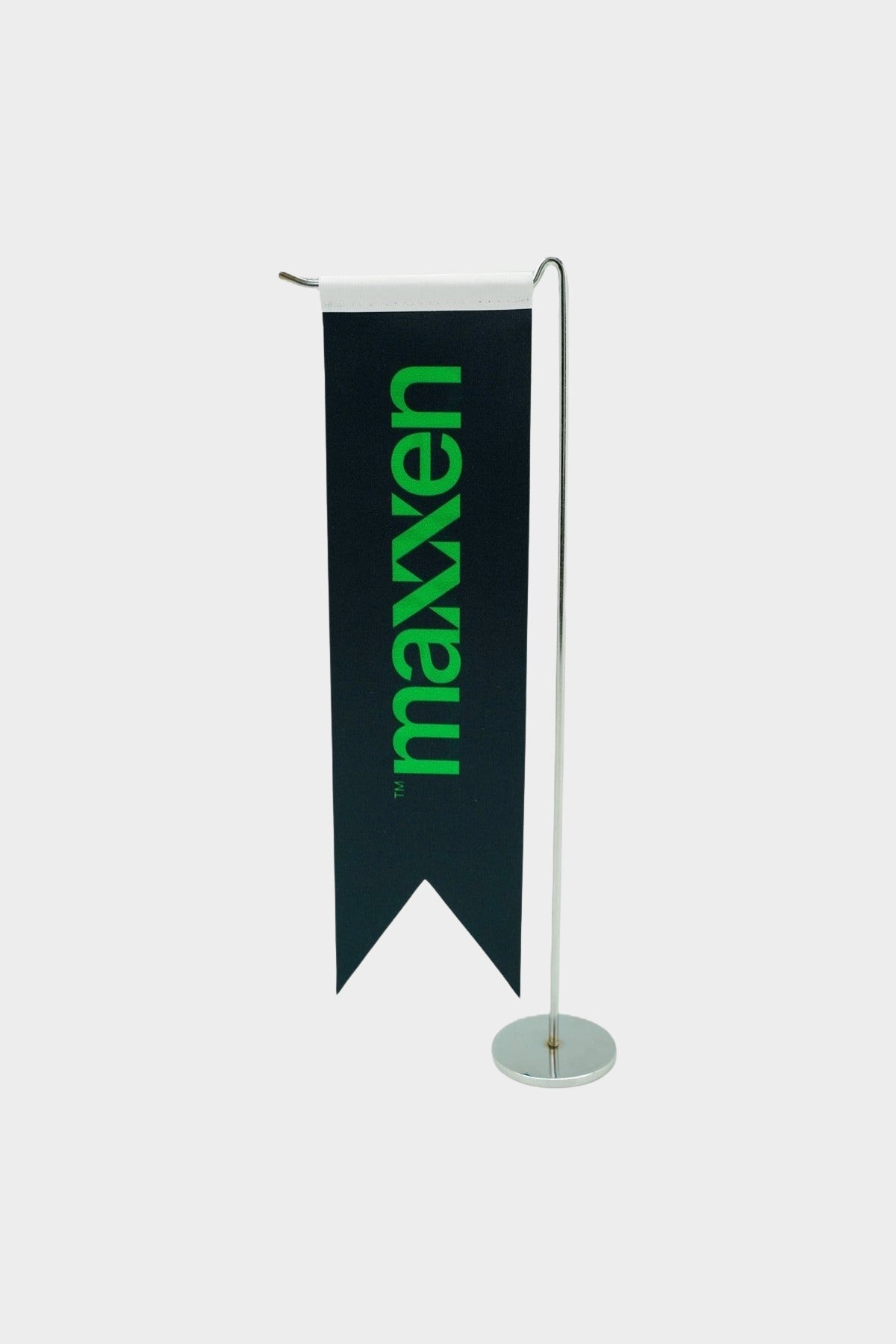 Logo Printed Swallowtail L-Shaped Desk Flag with gold pole, 8 × 32 cm flag on a weighted base (1)