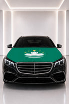 Couvre-capot drapeau de Macao posé sur le capot d’une voiture noire