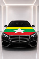 Couvre-capot drapeau du Myanmar posé sur le capot d’une voiture noire