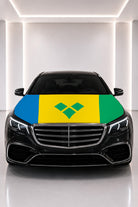 Couvre-capot drapeau de Saint-Vincent-et-les-Grenadines posé sur le capot d’une voiture noire