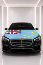 Couvre-capot drapeau de Tuvalu posé sur le capot d’une voiture noire