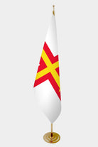 Drapeau officiel d'intérieur de Guernesey — mât doré all-groups