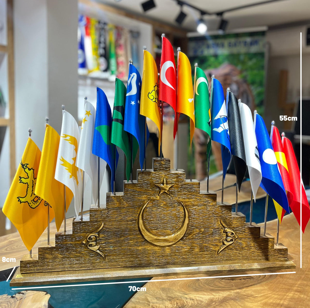Hand-carved pine base flag set with dimensions: 70 cm wide, 55 cm high, 8 cm deep