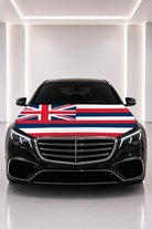 Couvre-capot drapeau d'Hawaï posé sur le capot d’une voiture noire