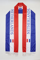 Écharpe de Supporter Satin – Drapeau des Pays-Bas à plat, sur toute la longueur — inscription NETHERLANDS et franges blanches
