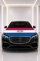 Couvre-capot drapeau du Paraguay posé sur le capot d’une voiture noire