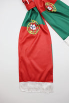 Écharpe de Supporter Satin – Drapeau du Portugal en gros plan — tissu aspect satin, impression et frange blanche